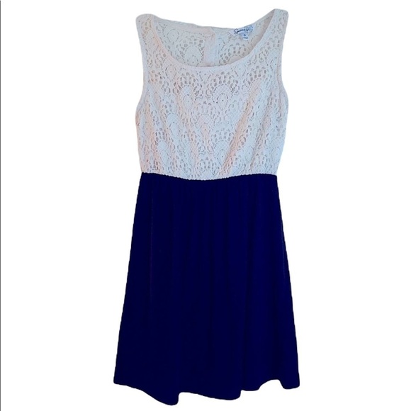 LACE Dress - Picture 9 of 9